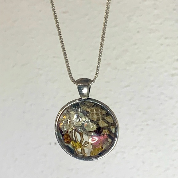 Handmade Necklace - Picture 4 of 5